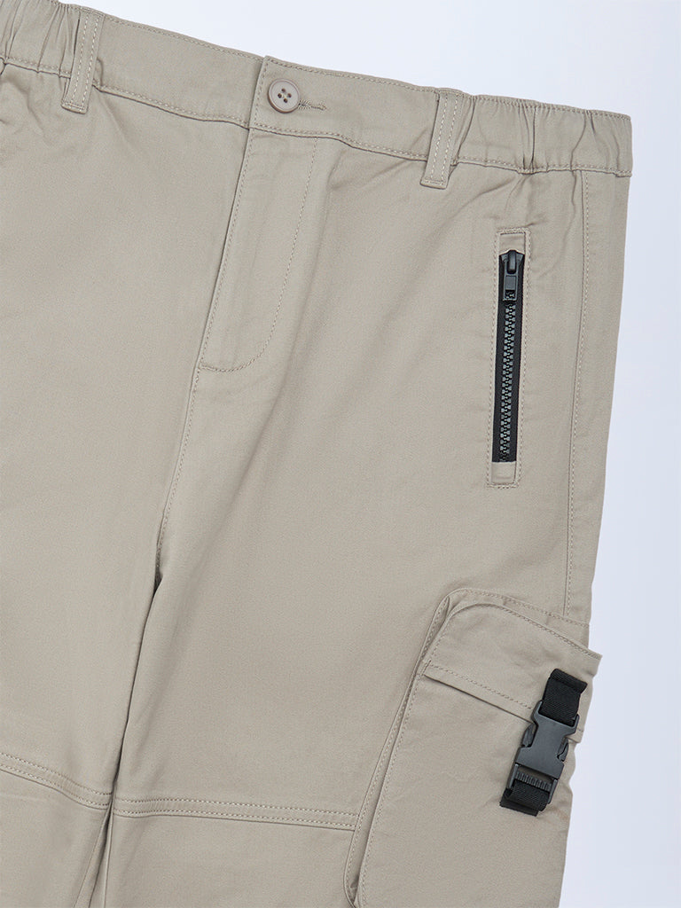 Y&F Kids Boys Beige Cargo-Style Mid-Rise Cotton-Blend Trousers
