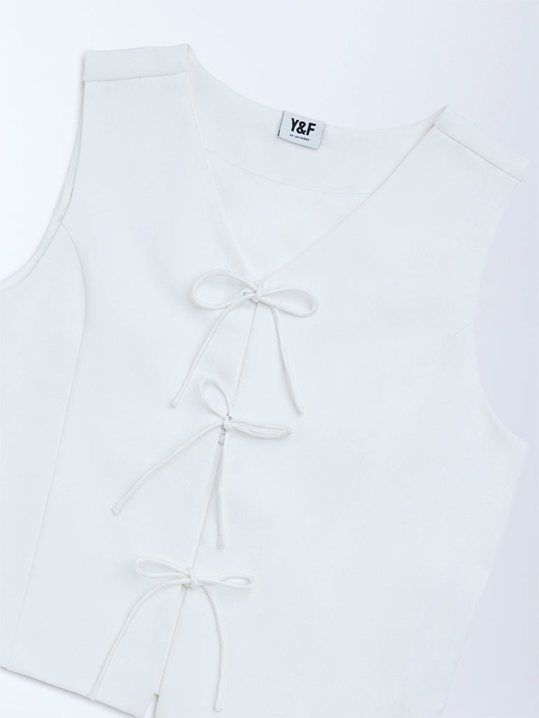 Y&F Kids Girls White Solid Waistcoat