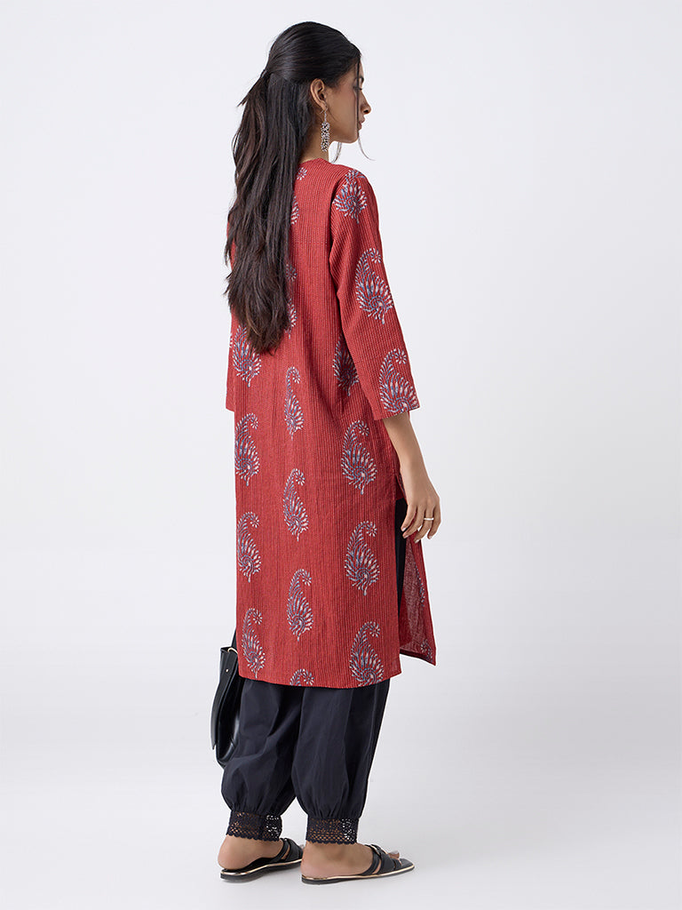 Utsa Maroon Paisley Design Cotton-Blend Straight Kurta