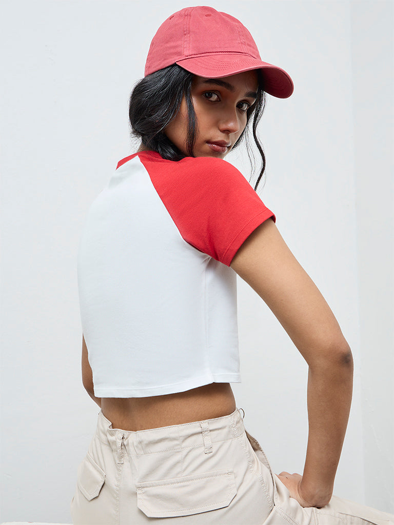 Nuon Red Text Design Cotton-Blend T-Shirt