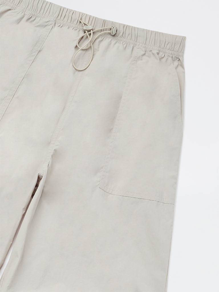 Y&F Kids Girls Taupe Solid Mid-Rise Trousers