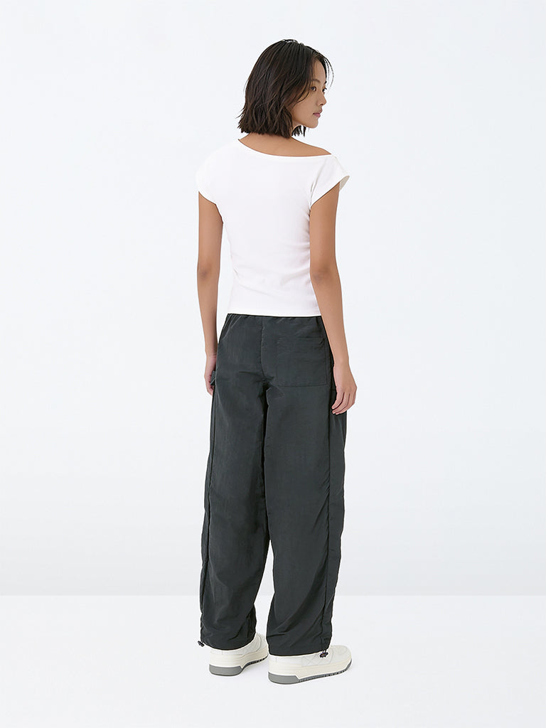 Y&F Kids Girls Black Solid High-Rise Pants
