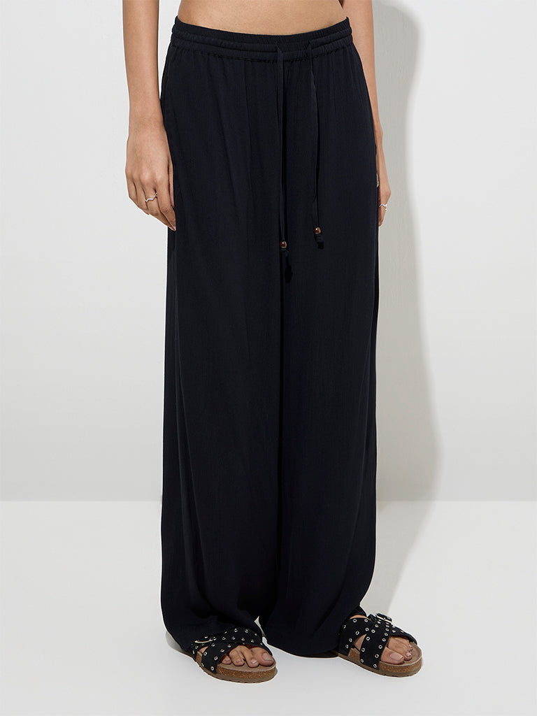 Bombay Paisley Black Printed High-Rise Pants