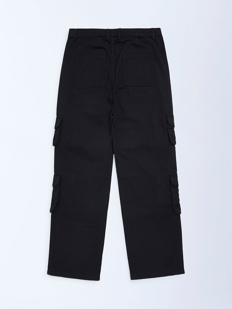 Y&F Kids Girls Black Solid Mid-Rise Cotton Trousers