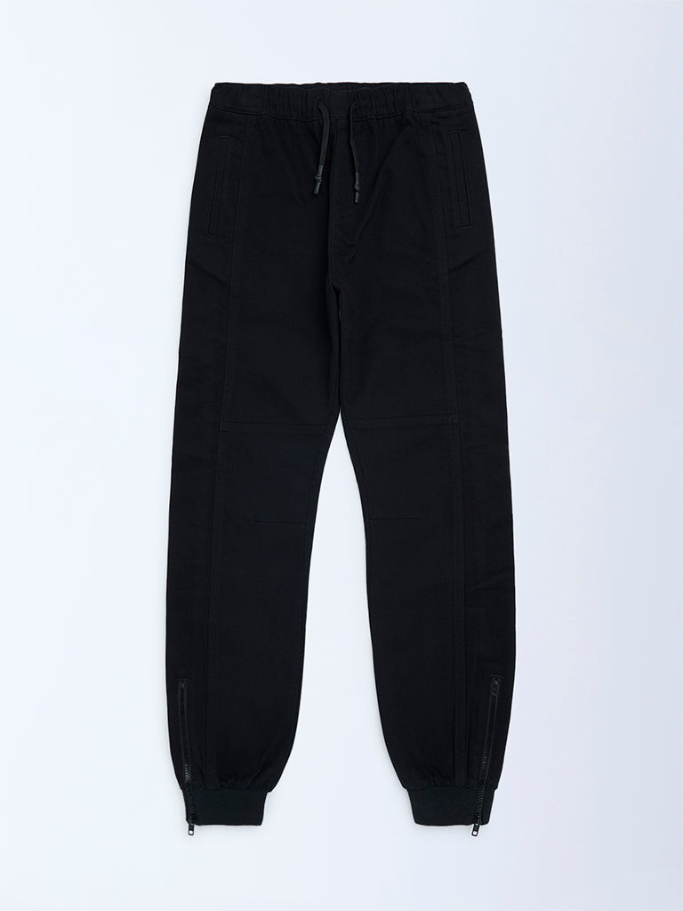 Y&F Kids Boys Black Solid Mid-Rise Cotton-Blend Joggers