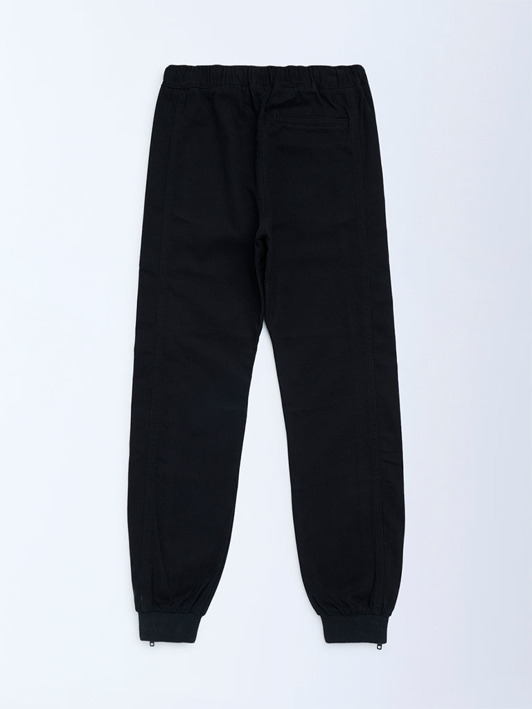 Y&F Kids Boys Black Solid Mid-Rise Cotton-Blend Joggers