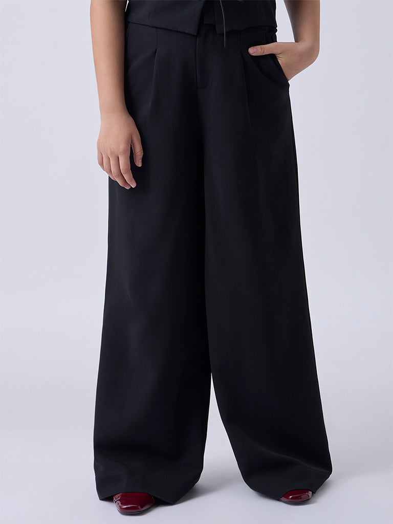 Y&F Kids Girls Black Solid High-Rise Trousers