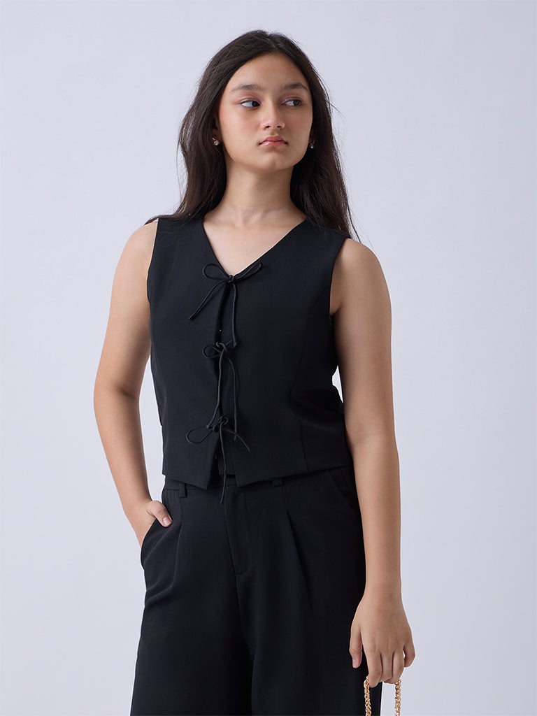 Y&F Kids Girls Black Solid Waistcoat