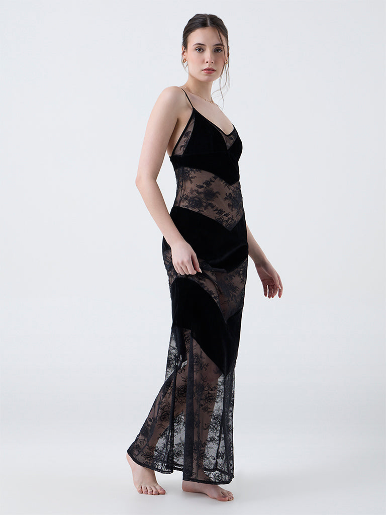 Wunderlove Black Floral Lace Detailed Slip Dress