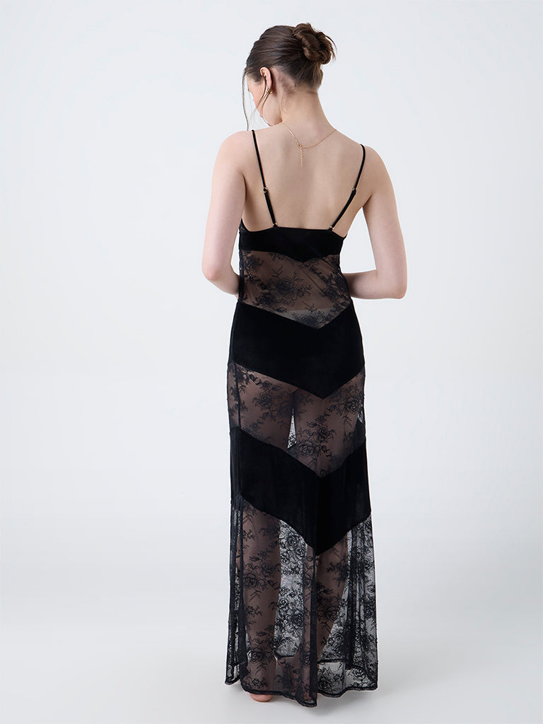 Wunderlove Black Floral Lace Detailed Slip Dress