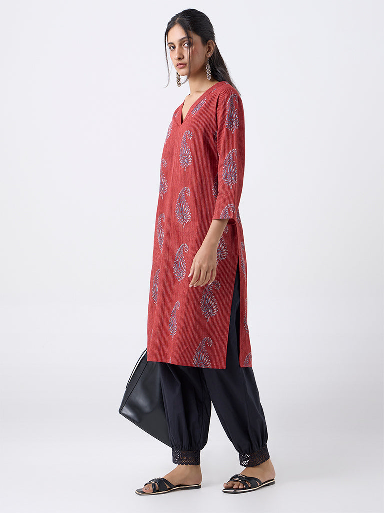 Utsa Maroon Paisley Design Cotton-Blend Straight Kurta