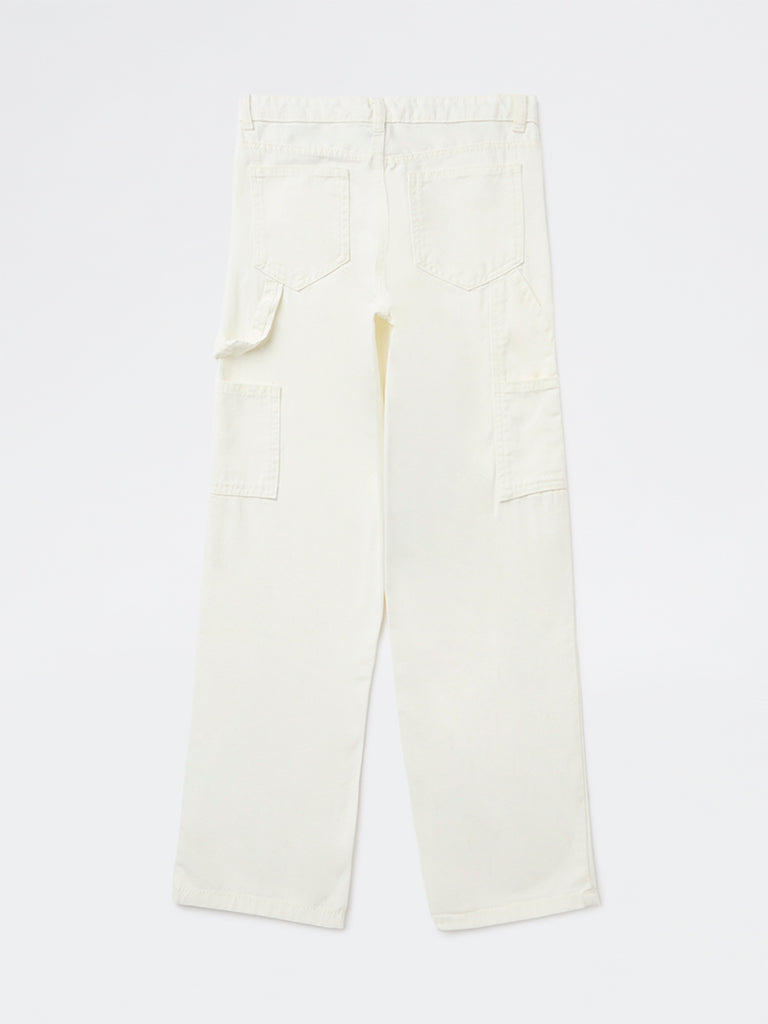 Y&F Kids Boys Off-White Solid Mid-Rise Denim Trousers