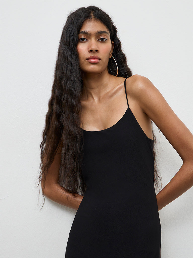 Nuon Black Solid Slit-Detail Bodycon Dress