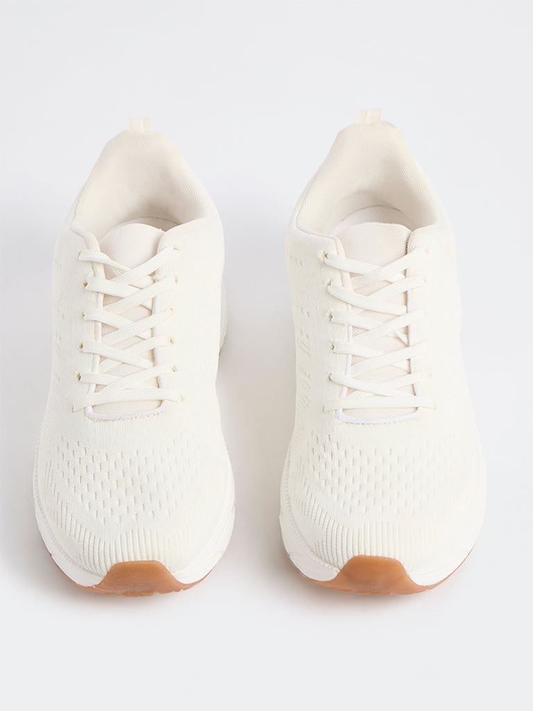 SOLEPLAY White Knit-Textured Jogger Shoes