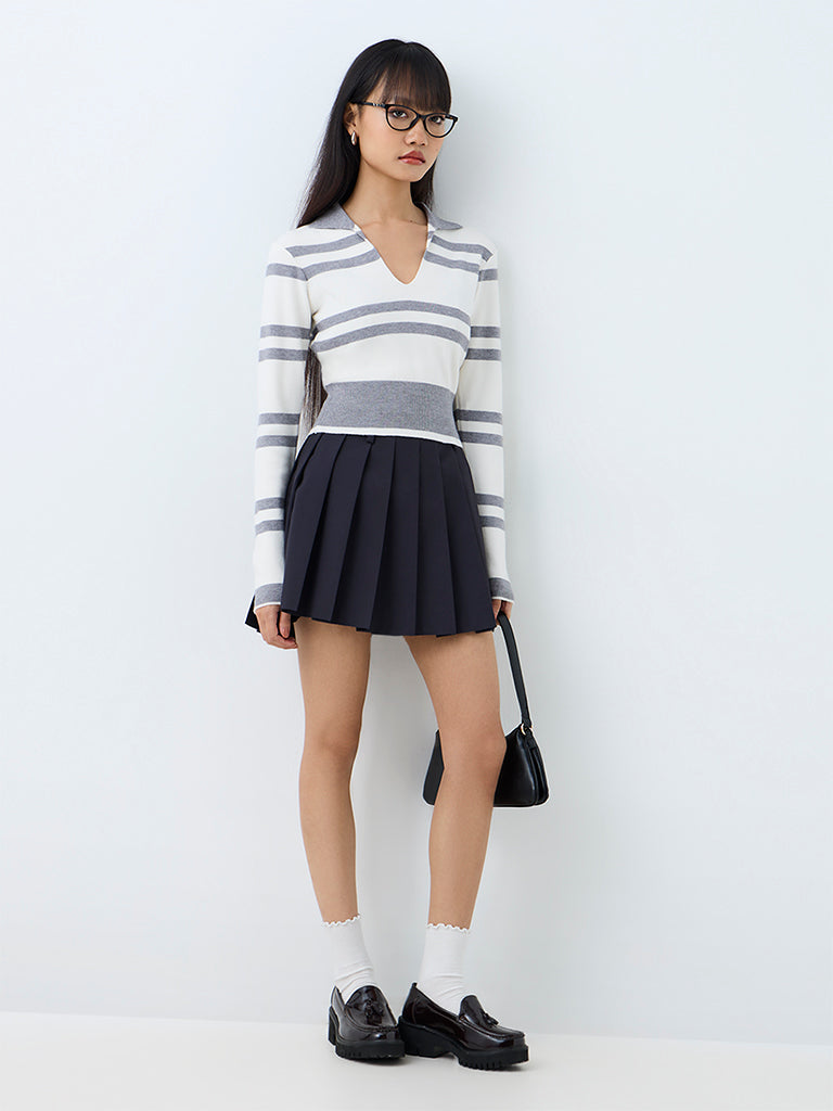 Nuon White and Grey Striped Knitted Top
