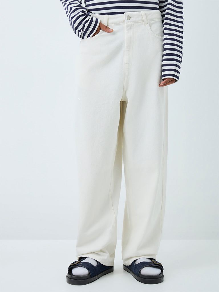 Nuon Off-White Relaxed-Fit Mid-Rise Jeans