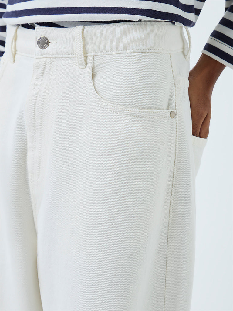 Nuon Off-White Relaxed-Fit Mid-Rise Jeans