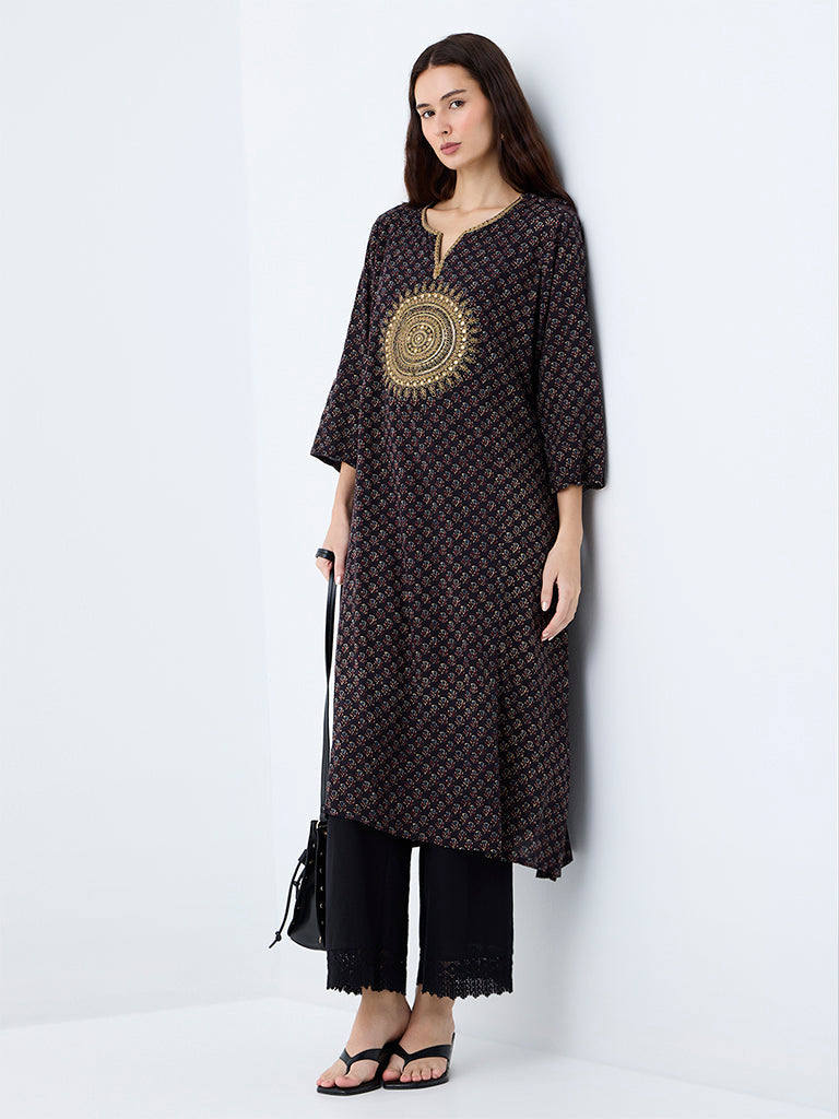 Utsa Black Floral Printed Straight Kurta