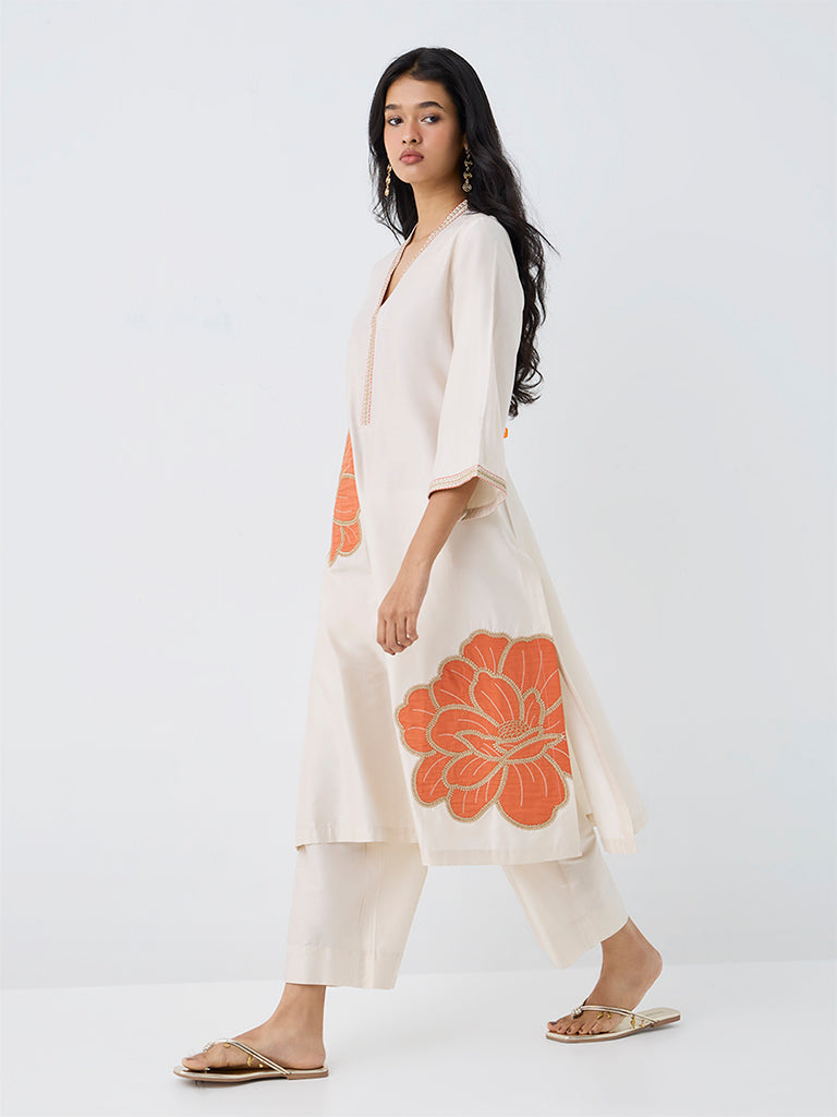 Utsa Ivory Floral Detailed A-Line Kurta