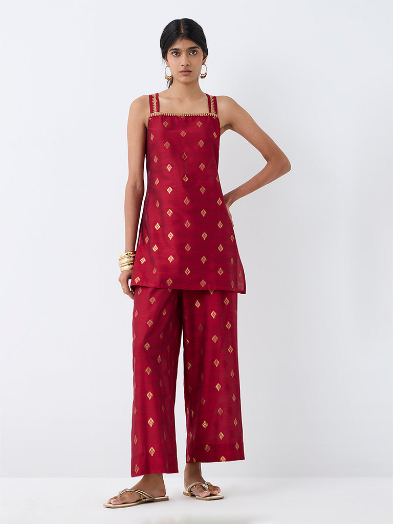 Utsa Red Zari Embroidered Straight Kurti