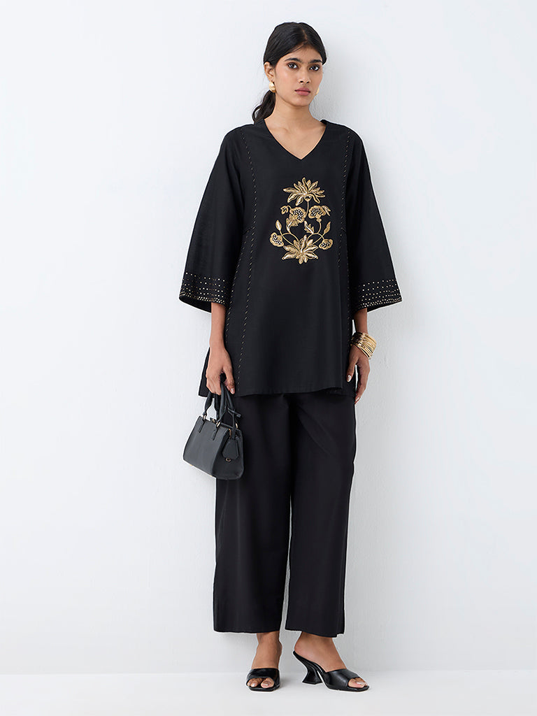 Utsa Black Solid Pants