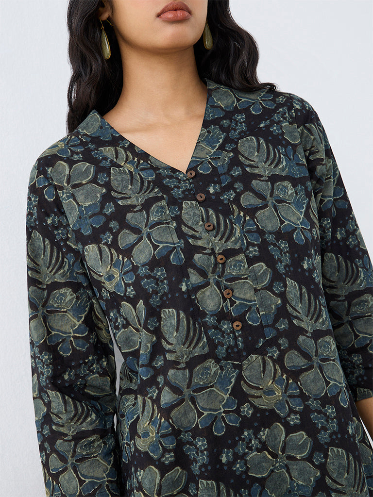 Utsa Black Floral Printed Straight Cotton Kurta