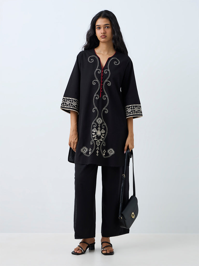 Utsa Black Solid Cotton Pants