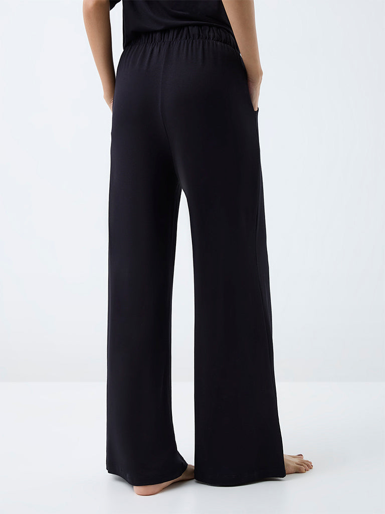 Wunderlove Black Solid High-Rise Pants
