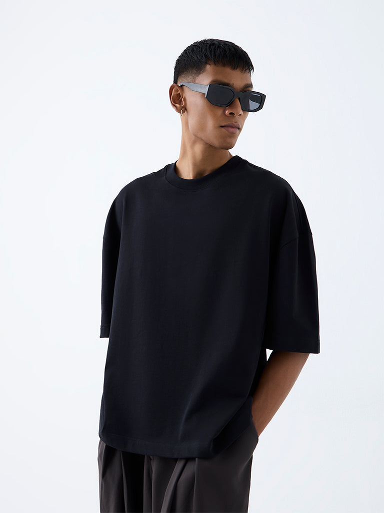 Nuon Black Solid Relaxed-Fit Cotton T-Shirt
