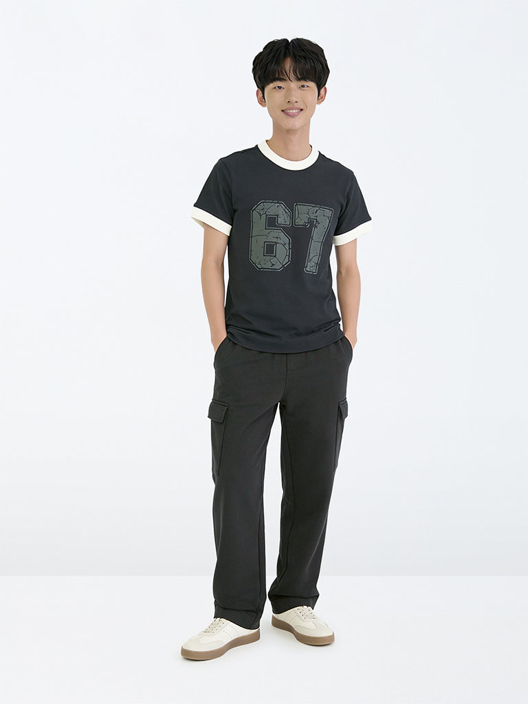 Boys Black Cargo-Style Mid-Rise Cotton Trackpants