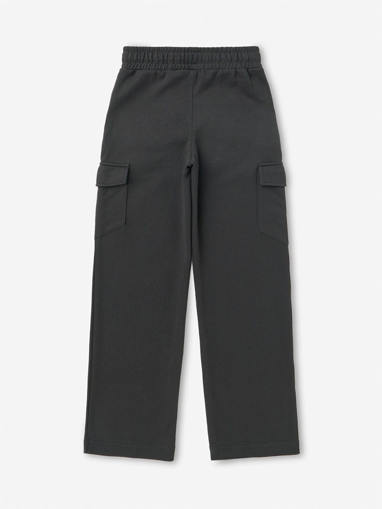 Boys Black Cargo-Style Mid-Rise Cotton Trackpants