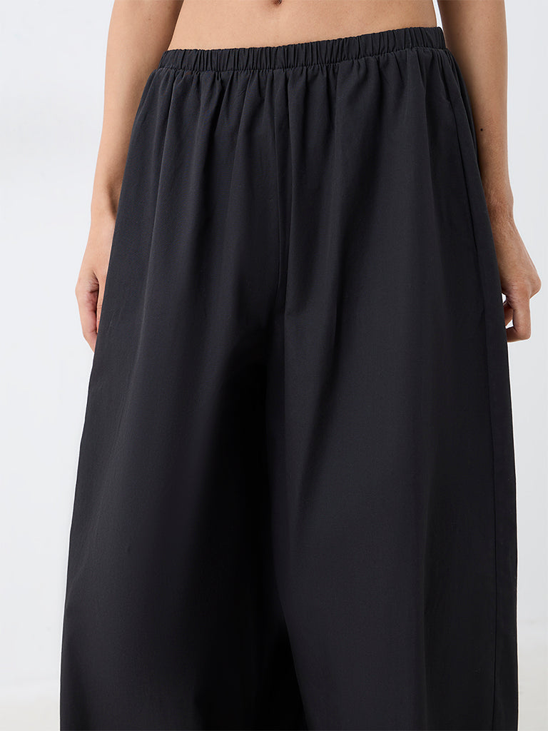 Nuon Black Solid High-Rise Balloon Pants